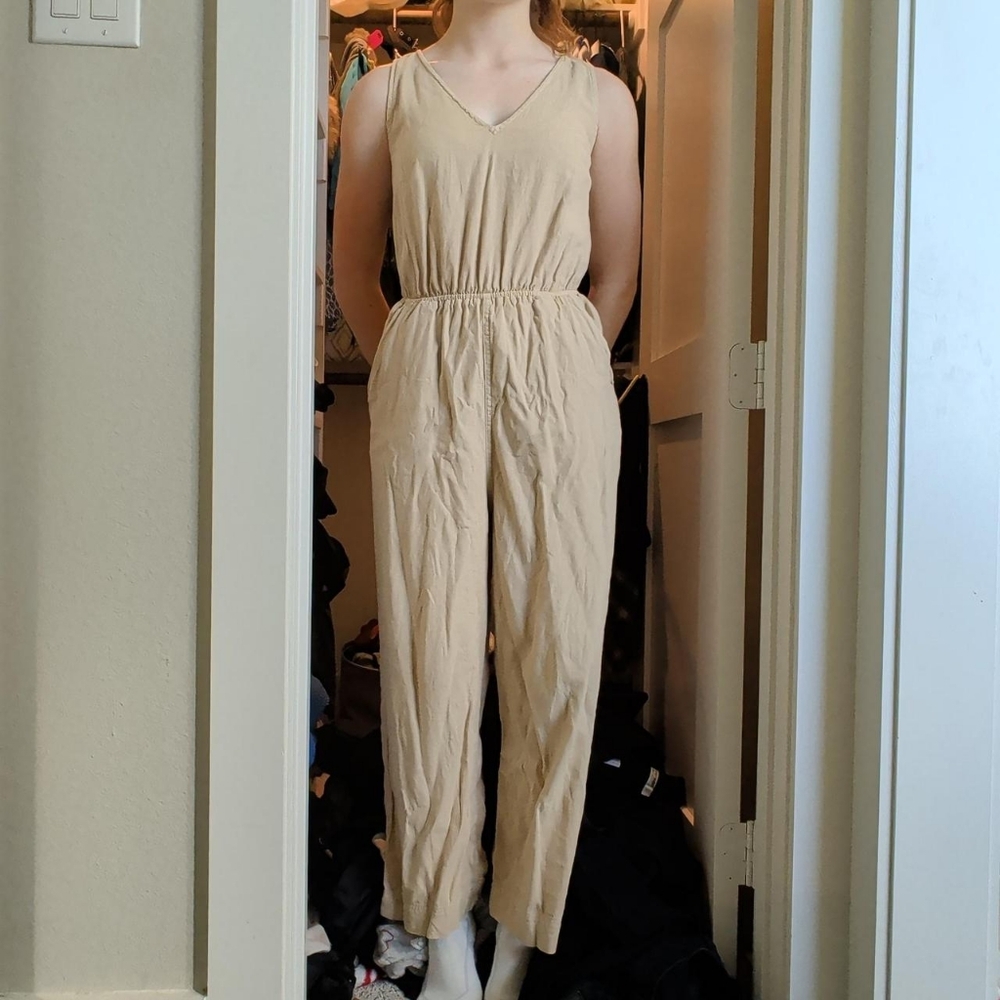 Universal Thread Beige Sleeveless Jumpsuit
